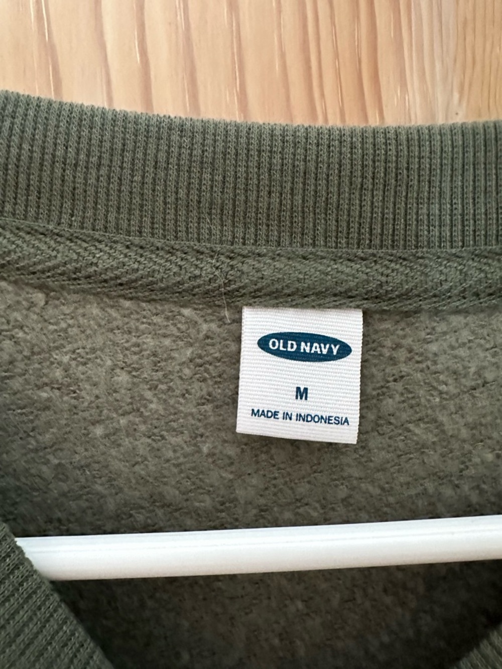NWT Ladie’s Camo Tunic Sweatshirt - Picture 3 of 4